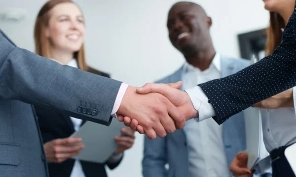 apoBank expands its strategic partnership with HCLTech