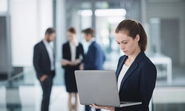 Beyond a commodity: Digital Workplace services &ndash; the key to employee experience and productivity