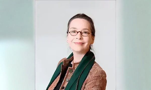 Dr. Victoria Ossadnik